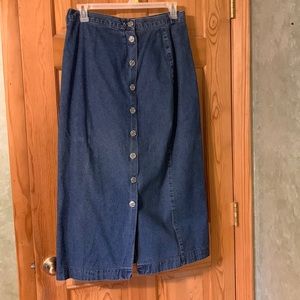 Van Heusen Maxi Jean/Denim Skirt Button Down Front  Size 16